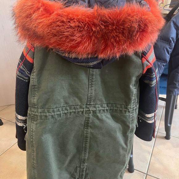 Stylish Jacket with real fur 5-6 years - Picture 2 of 3